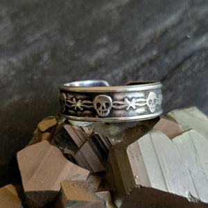 Barbed Skulls Adjustable Ring in Sterling Silver